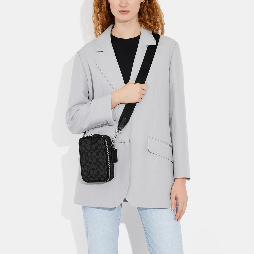 Stanton Crossbody Bag In Signature Jacquard - Picture 3 of 7